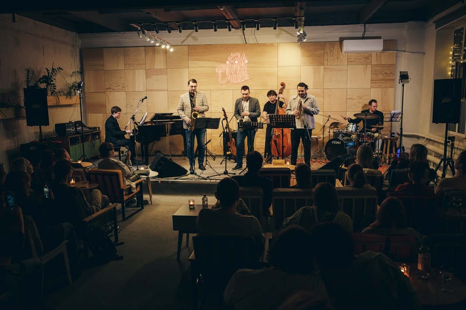 «Пока мы в андеграунде». Как выживает джазовая мини-филармония в Тюмени 2 «Пока мы в андеграунде». Как выживает джазовая мини-филармония в Тюмени 2