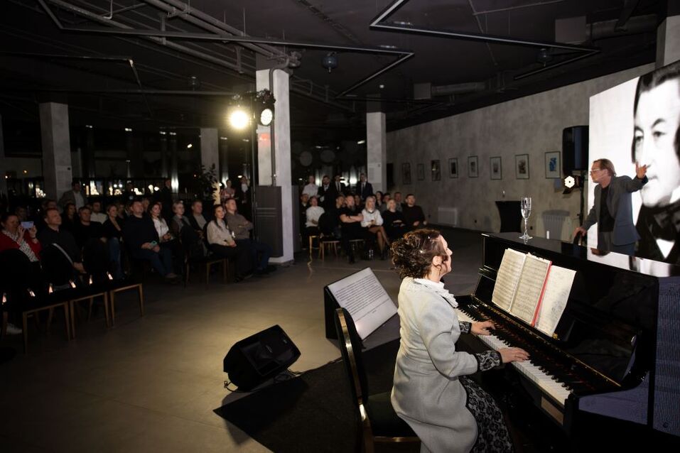 В авто-холле «Репутация» прошла премьера иммерсивного спектакля 2 В авто-холле «Репутация» прошла премьера иммерсивного спектакля 2