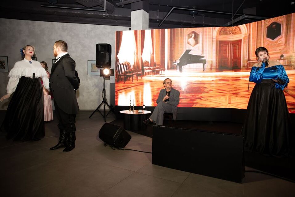 В авто-холле «Репутация» прошла премьера иммерсивного спектакля 4 В авто-холле «Репутация» прошла премьера иммерсивного спектакля 4