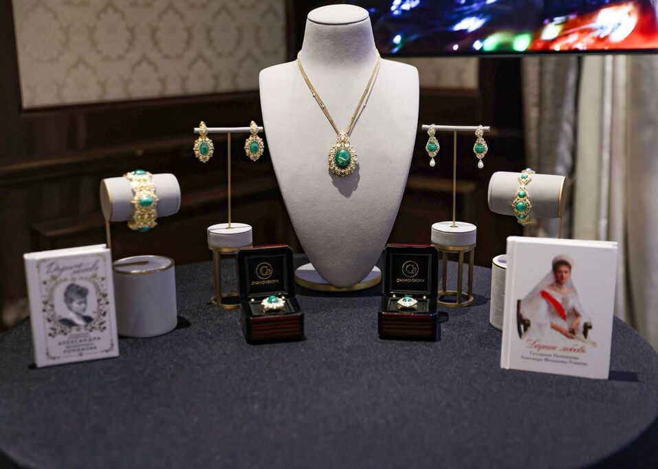 Ювелирный дом CHAMOVSKIKH представил воссозданную брошь Карла Фаберже 4 Ювелирный дом CHAMOVSKIKH представил воссозданную брошь Карла Фаберже 4