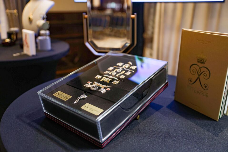 Ювелирный дом CHAMOVSKIKH представил воссозданную брошь Карла Фаберже 5 Ювелирный дом CHAMOVSKIKH представил воссозданную брошь Карла Фаберже 5