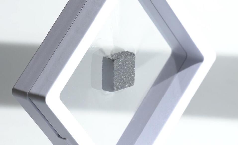 Биоинженеры Центра Мешалкина изобрели новый материал для протезирования костей 1 Биоинженеры Центра Мешалкина изобрели новый материал для протезирования костей 1