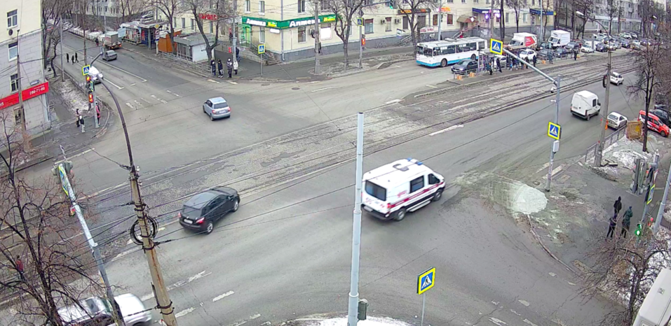 «Это инициатива горожан». Как работает сервис видеонаблюдения за крупными перекрестками
4 «Это инициатива горожан». Как работает сервис видеонаблюдения за крупными перекрестками
4