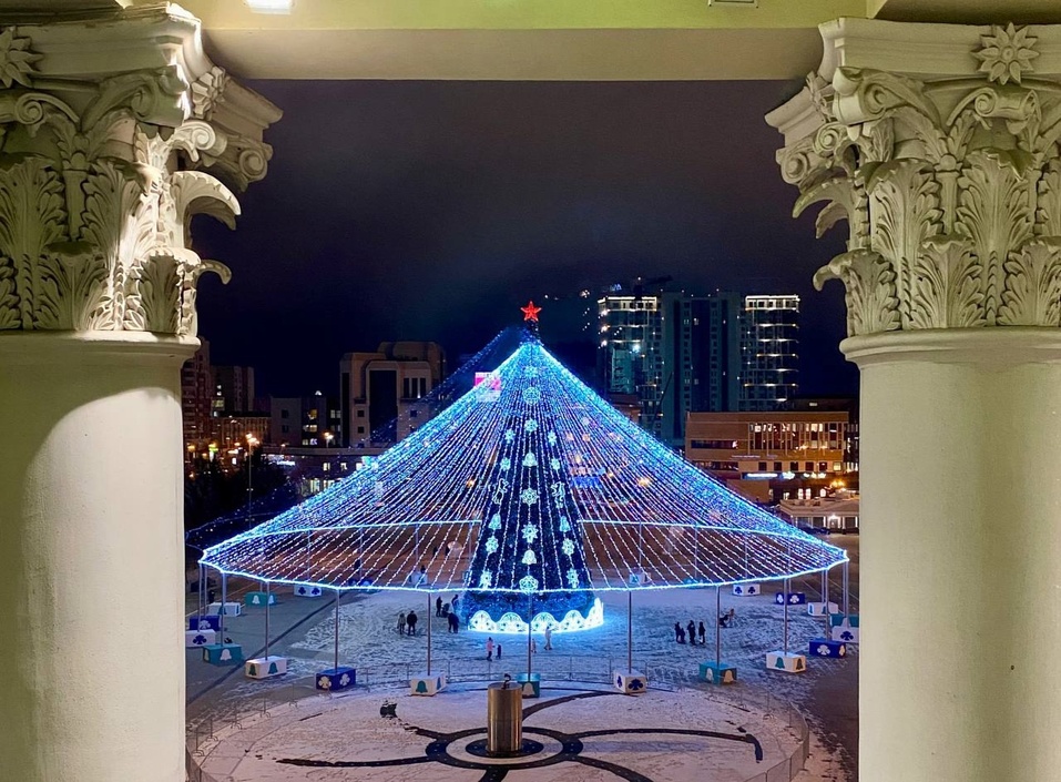 В центре Тюмени на этой неделе откроются три больших катка 1 В центре Тюмени на этой неделе откроются три больших катка 1