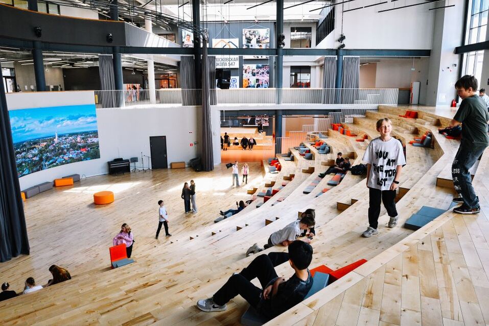 Федеральные девелоперы показали красноярцам школы со стеклянными классами и атриумами 2 Федеральные девелоперы показали красноярцам школы со стеклянными классами и атриумами 2