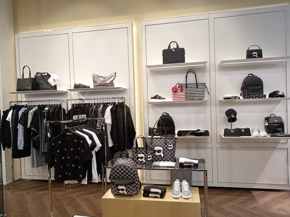 В красноярской «Планете» открылся второй KARL LAGERFELD. Теперь для женщин
1 В красноярской «Планете» открылся второй KARL LAGERFELD. Теперь для женщин
1