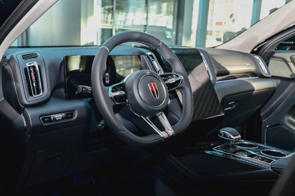 Совершенство в каждой детали: чем премиальный бренд Hongqi привлекателен для россиян 5 Совершенство в каждой детали: чем премиальный бренд Hongqi привлекателен для россиян 5