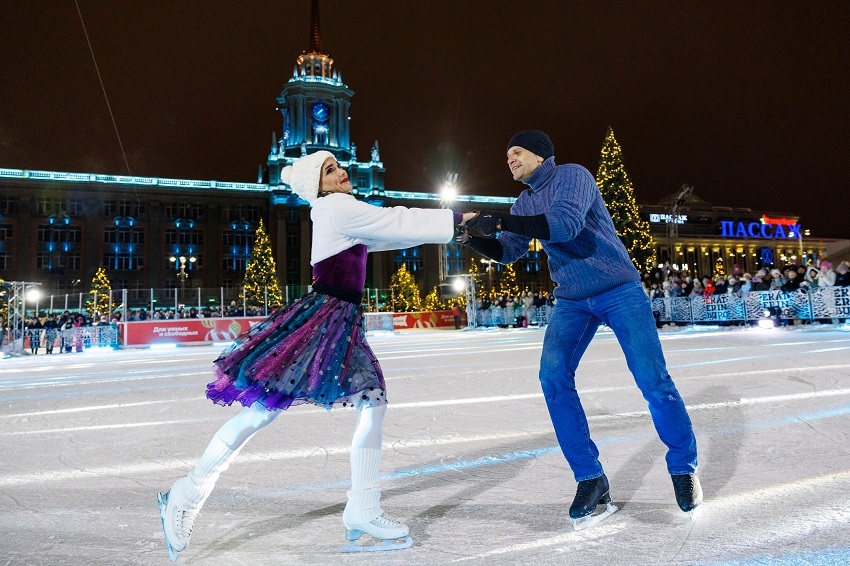 В Екатеринбурге на площади 1905 года открылся главный городской каток 2 В Екатеринбурге на площади 1905 года открылся главный городской каток 2