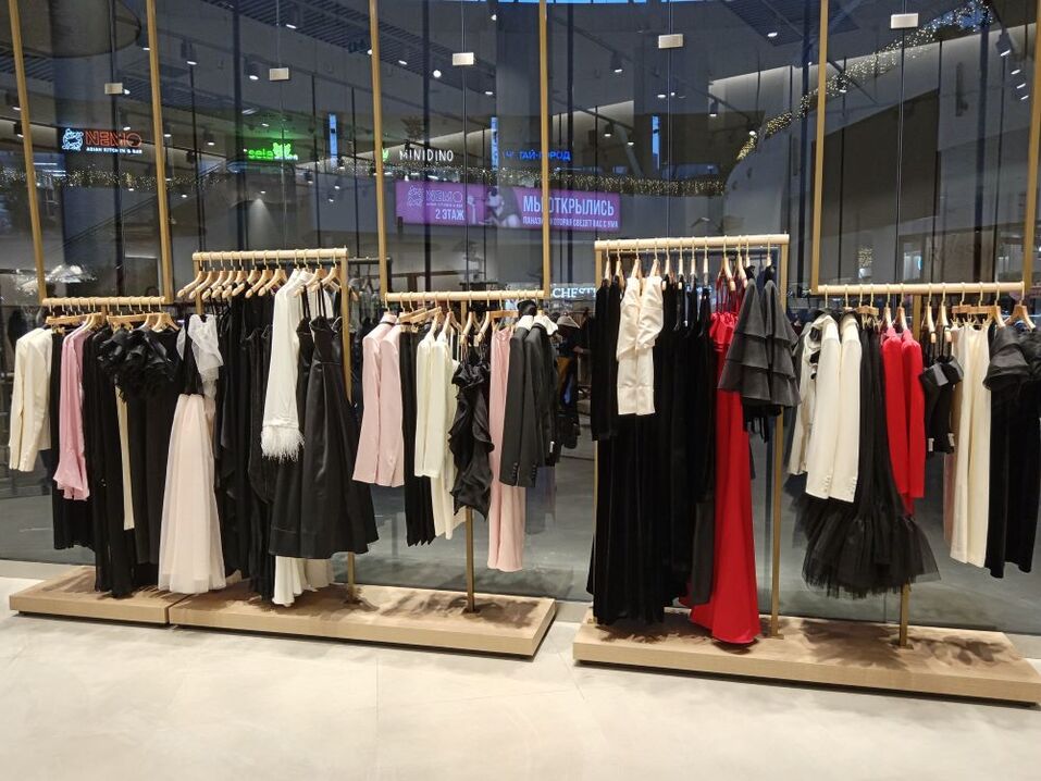 В Красноярске открылся первый магазин одежды премиум-бренда Charuel 2 В Красноярске открылся первый магазин одежды премиум-бренда Charuel 2