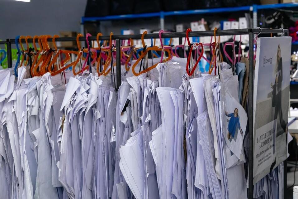 «Мешки с продукцией мы тащили по длинному коридору и всех нервировали» 13 «Мешки с продукцией мы тащили по длинному коридору и всех нервировали» 13