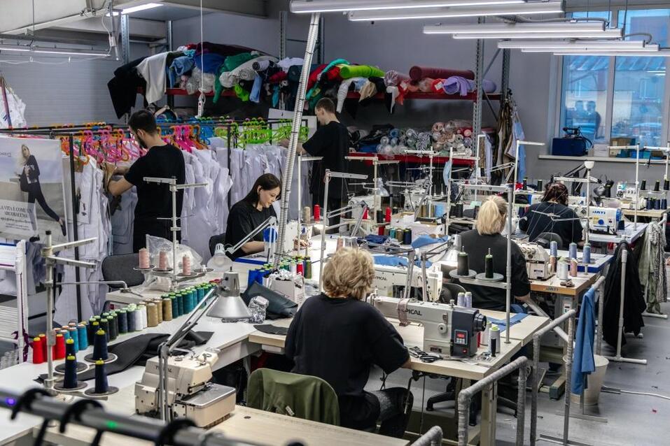 «Мешки с продукцией мы тащили по длинному коридору и всех нервировали» 14 «Мешки с продукцией мы тащили по длинному коридору и всех нервировали» 14