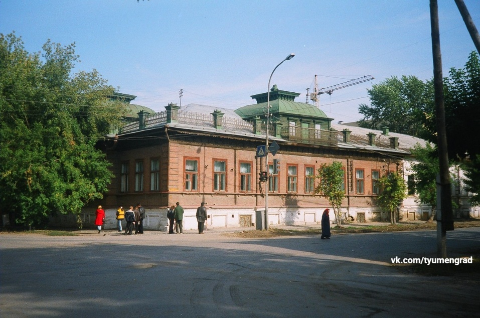 Пострадавший от пожара дом Жернакова хотят изъять у тюменской компании 2 Пострадавший от пожара дом Жернакова хотят изъять у тюменской компании 2