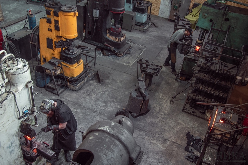 «Мы хотим вырасти из гаражной мастерской в серьезное предприятие по производству топоров» 1 «Мы хотим вырасти из гаражной мастерской в серьезное предприятие по производству топоров» 1