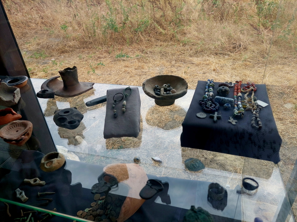 Песчаные пляжи, античность, этнопарк казаков, лотосы и лечебные грязи — это все Тамань 7 Песчаные пляжи, античность, этнопарк казаков, лотосы и лечебные грязи — это все Тамань 7