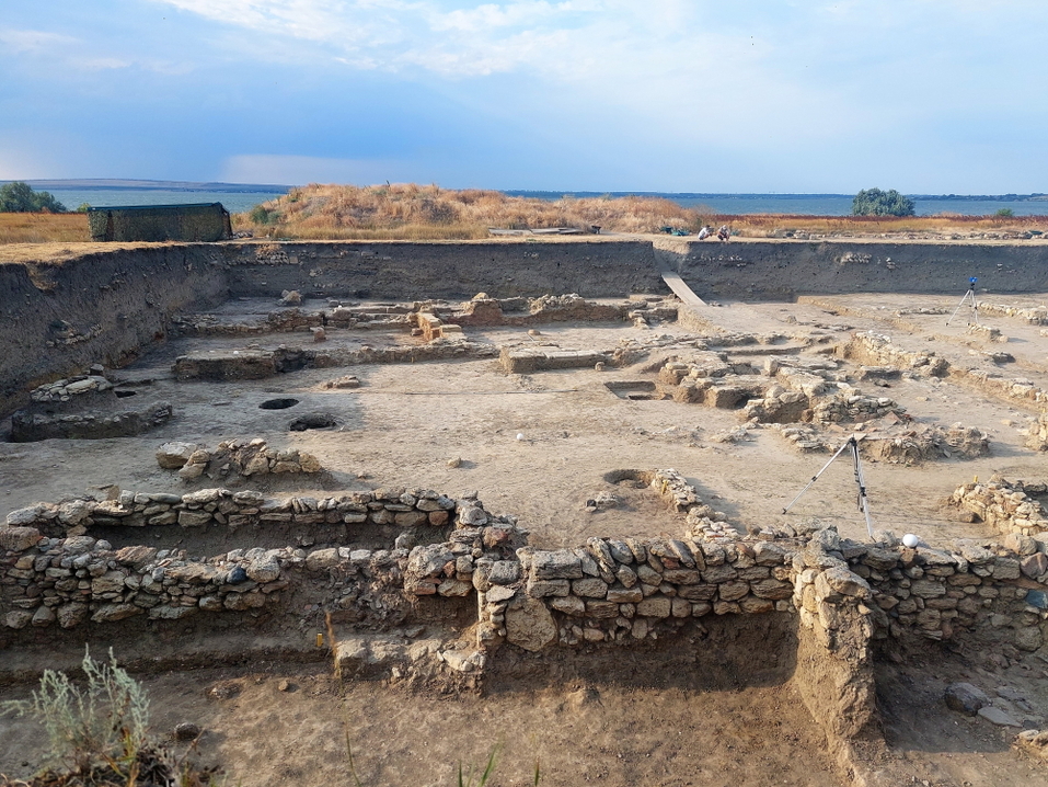 Песчаные пляжи, античность, этнопарк казаков, лотосы и лечебные грязи — это все Тамань 8 Песчаные пляжи, античность, этнопарк казаков, лотосы и лечебные грязи — это все Тамань 8