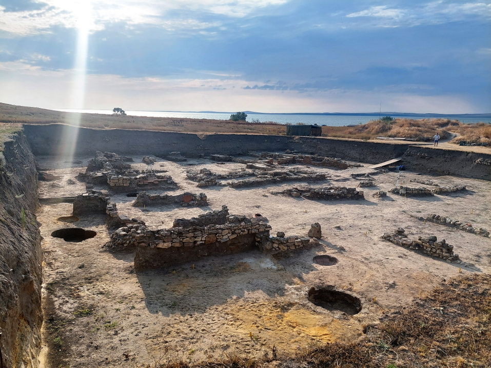Песчаные пляжи, античность, этнопарк казаков, лотосы и лечебные грязи — это все Тамань 9 Песчаные пляжи, античность, этнопарк казаков, лотосы и лечебные грязи — это все Тамань 9
