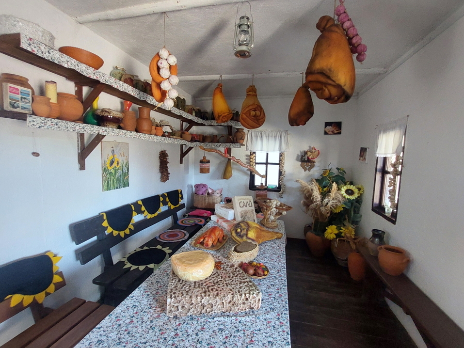 Песчаные пляжи, античность, этнопарк казаков, лотосы и лечебные грязи — это все Тамань 17 Песчаные пляжи, античность, этнопарк казаков, лотосы и лечебные грязи — это все Тамань 17