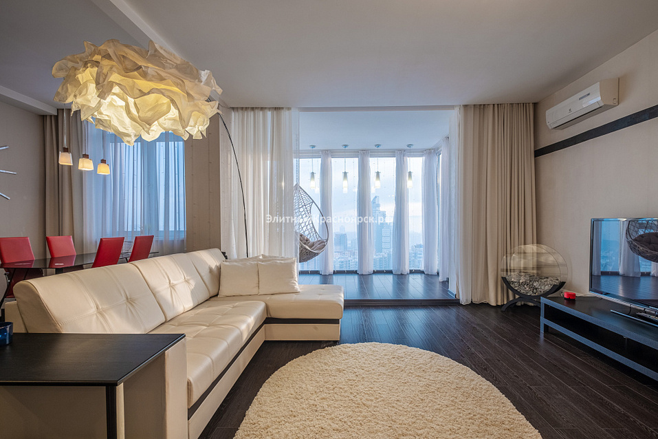 Квартиру с «ощущением полета» продают в Красноярске за 10 млн 1 Квартиру с «ощущением полета» продают в Красноярске за 10 млн 1