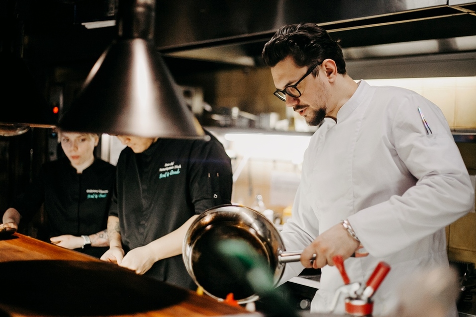 Игорь Мошкин, бренд-шеф: «Нужно развивать вкус челябинцев не спеша, через гастроужины» 6 Игорь Мошкин, бренд-шеф: «Нужно развивать вкус челябинцев не спеша, через гастроужины» 6