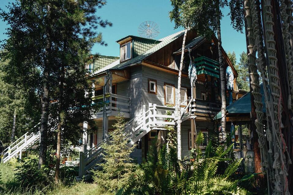 Как поженить туризм и искусство, создав на Байкале свою «Желтую Мельницу» 8 Как поженить туризм и искусство, создав на Байкале свою «Желтую Мельницу» 8