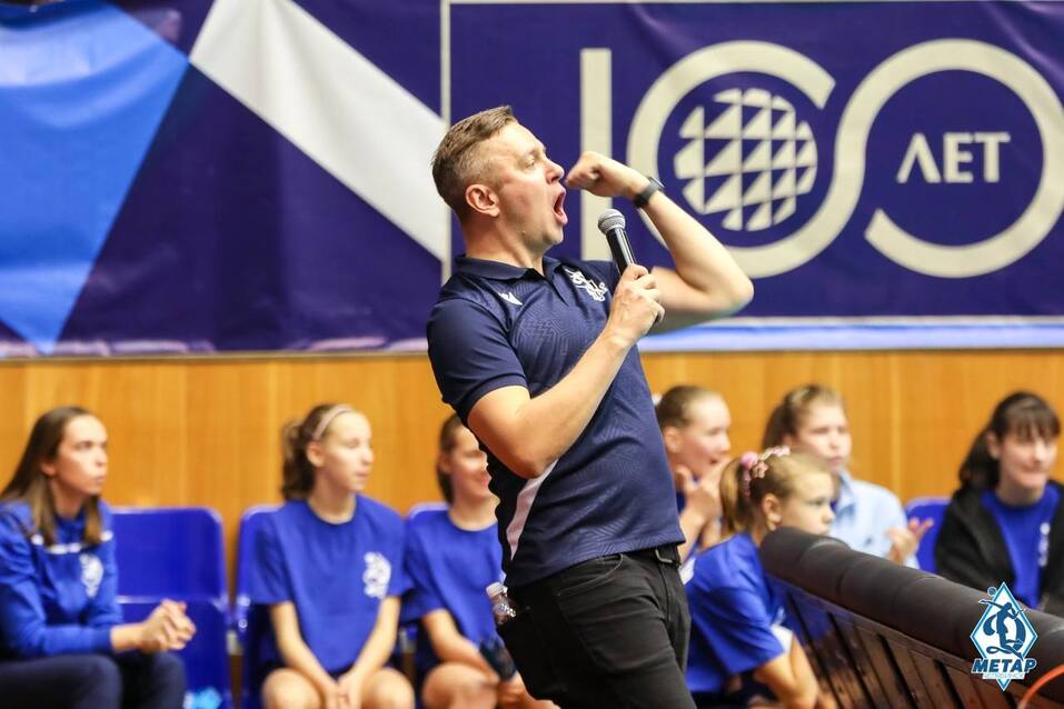 Алексей Богословский, шоумен, радиоведущий: «Продаю свои умения за эмоции зрителя»
2 Алексей Богословский, шоумен, радиоведущий: «Продаю свои умения за эмоции зрителя»
2