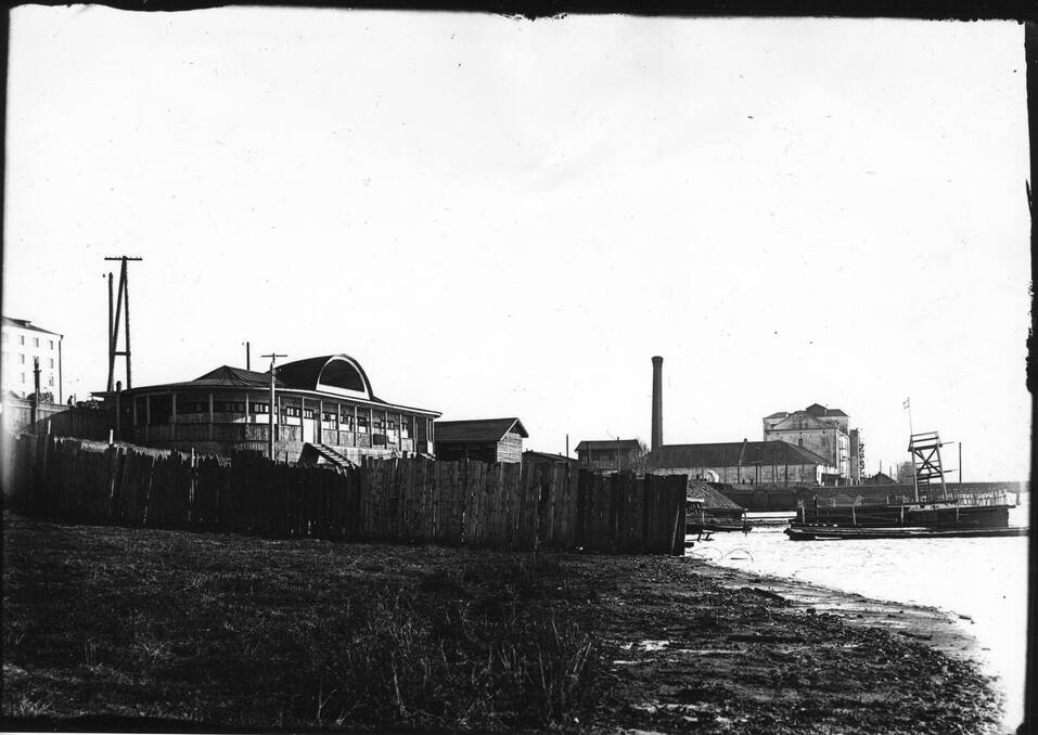 На набережной Городского пруда в Екатеринбурге восстановят лодочную станцию 2 На набережной Городского пруда в Екатеринбурге восстановят лодочную станцию 2