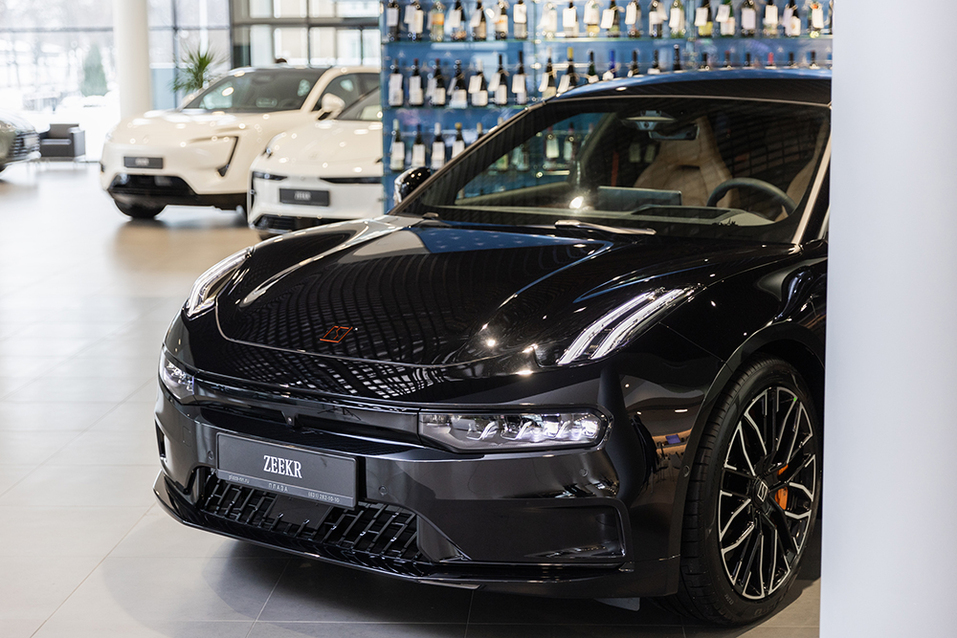 «Премиальные гибридные и электроавтомобили разрывают шаблоны и дают новые яркие эмоции» 1 «Премиальные гибридные и электроавтомобили разрывают шаблоны и дают новые яркие эмоции» 1