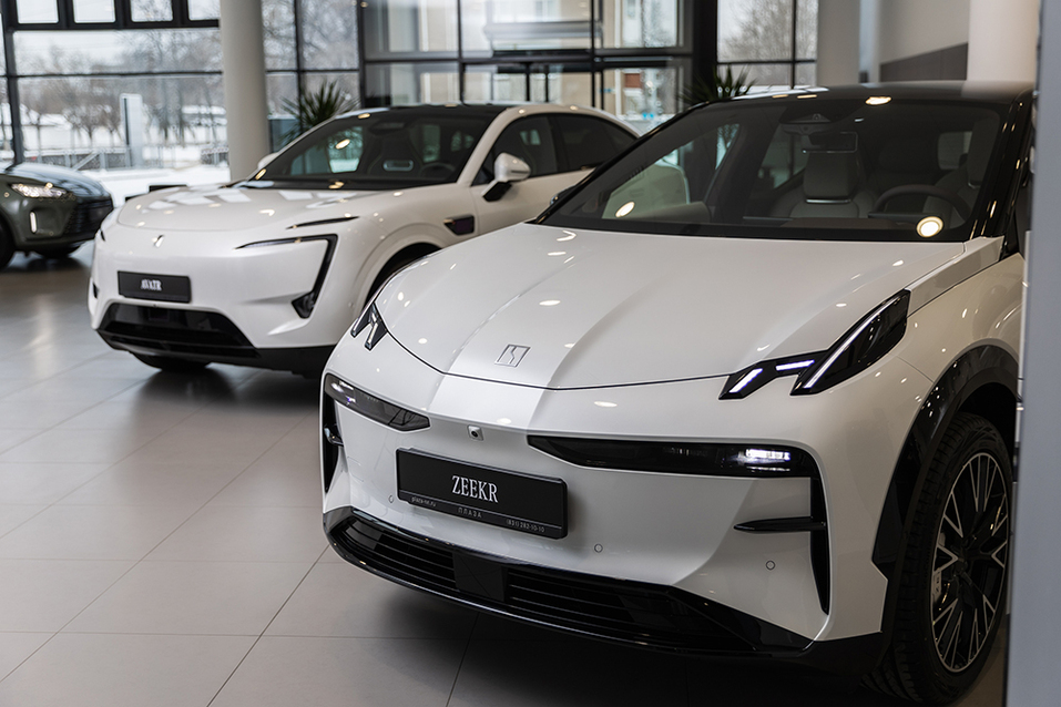 «Премиальные гибридные и электроавтомобили разрывают шаблоны и дают новые яркие эмоции» 2 «Премиальные гибридные и электроавтомобили разрывают шаблоны и дают новые яркие эмоции» 2