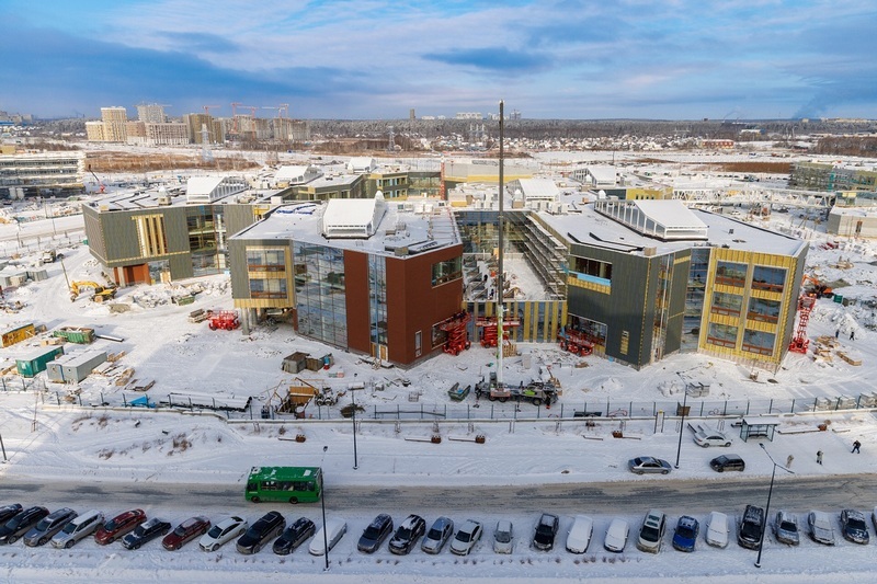 В корпусах второй очереди кампуса УрФУ завершается монтаж витражных конструкций 3 В корпусах второй очереди кампуса УрФУ завершается монтаж витражных конструкций 3