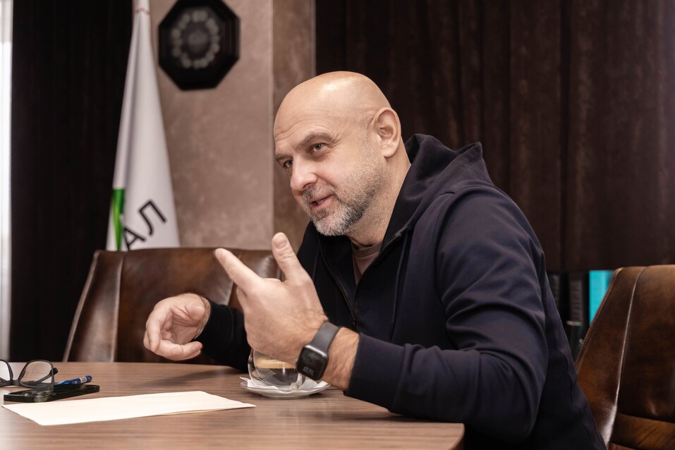 «Пришли люди в кожаных куртках, сказали: “Мы будем решать твои проблемы”» 1 «Пришли люди в кожаных куртках, сказали: “Мы будем решать твои проблемы”» 1