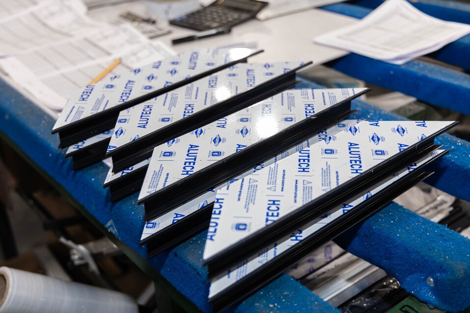 «Пришли люди в кожаных куртках, сказали: “Мы будем решать твои проблемы”» 18 «Пришли люди в кожаных куртках, сказали: “Мы будем решать твои проблемы”» 18