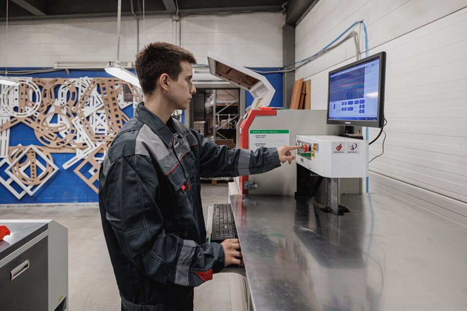 Дефицит кадров, тендеры и таможня: что мешает развиваться производителям освещения 2 Дефицит кадров, тендеры и таможня: что мешает развиваться производителям освещения 2