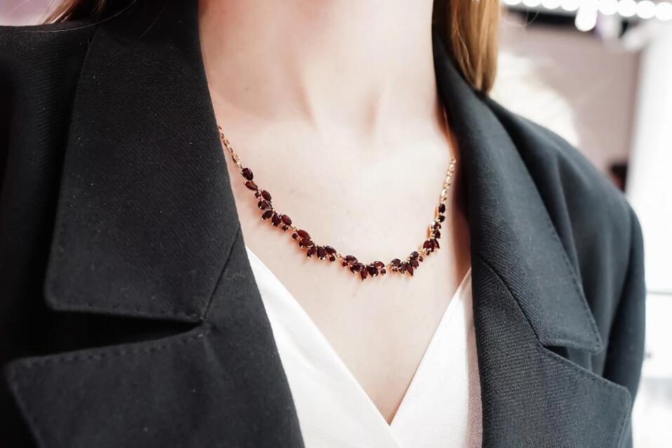 Главный приз: серьги с 12 бриллиантами. Может выиграть каждый посетитель Ювелирной Сибири! 3 Главный приз: серьги с 12 бриллиантами. Может выиграть каждый посетитель Ювелирной Сибири! 3