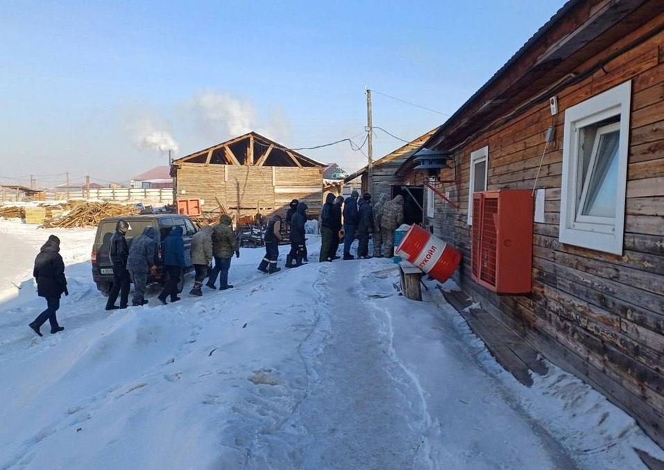 Фото: ВК Полиция Красноярья - Рейд на предприятии лесопереработки Фото: ВК Полиция Красноярья - Рейд на предприятии лесопереработки