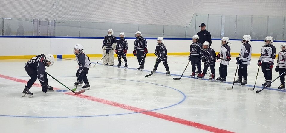 Тюменские бизнесмены вложили 100 млн рублей в строительство ледовой площадки 1 Тюменские бизнесмены вложили 100 млн рублей в строительство ледовой площадки 1