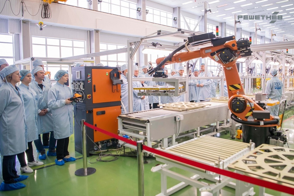 Фото с сайта компании "Решетнев" Фото с сайта компании "Решетнев"