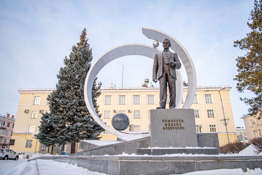 Фото с сайта компании "Решетнев" Фото с сайта компании "Решетнев"