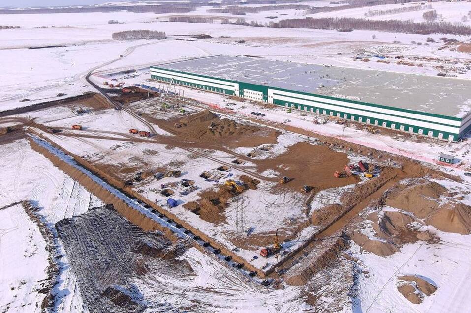 Стройплощадка четвертой очереди ПЛК «Емельновский»; Источник: MEGASTROY Стройплощадка четвертой очереди ПЛК «Емельновский»; Источник: MEGASTROY