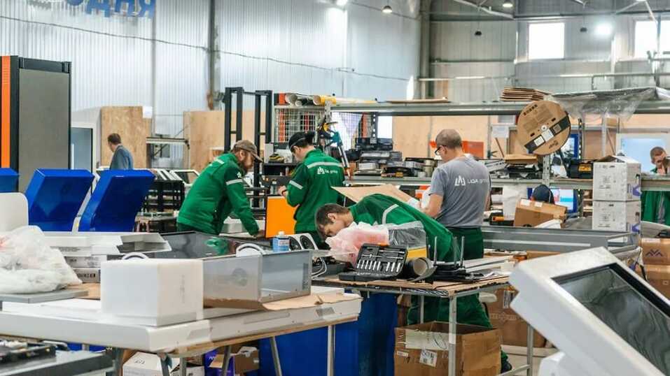 IT-дайджест: Skype отключат, ChatGPT делает людей одинокими, а в России будет свой WeChat 3 IT-дайджест: Skype отключат, ChatGPT делает людей одинокими, а в России будет свой WeChat 3