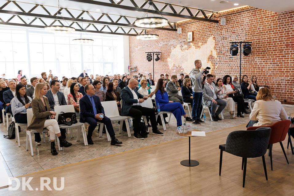 «ИИ может быть полезен, если его использовать с умом». Главное с «Будущего региона» 1 «ИИ может быть полезен, если его использовать с умом». Главное с «Будущего региона» 1