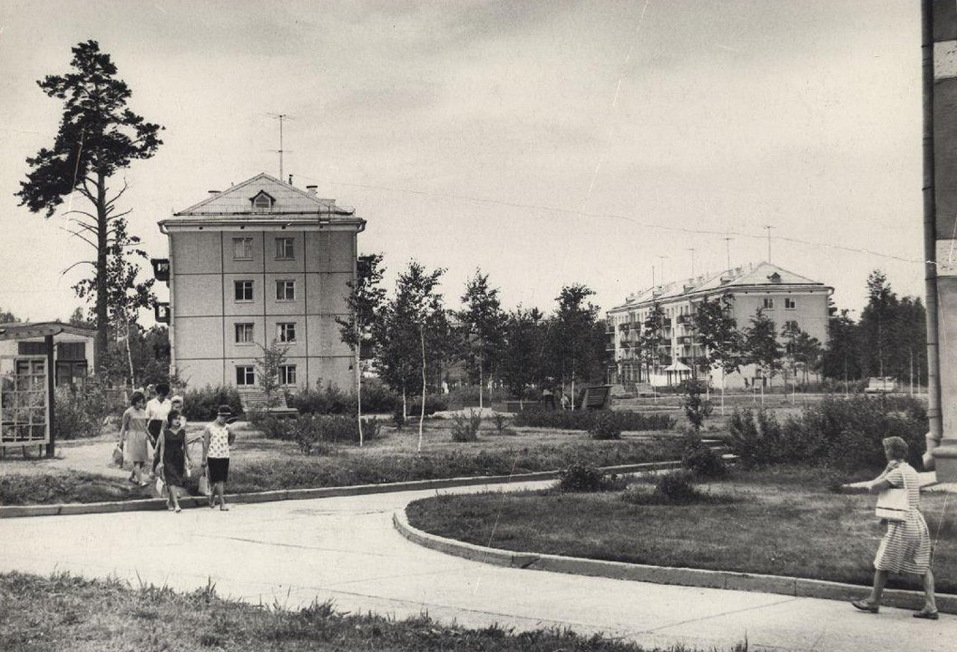 Золотой Академ. Новая историческая прогулка с «дедом Голодяем»
2 Золотой Академ. Новая историческая прогулка с «дедом Голодяем»
2