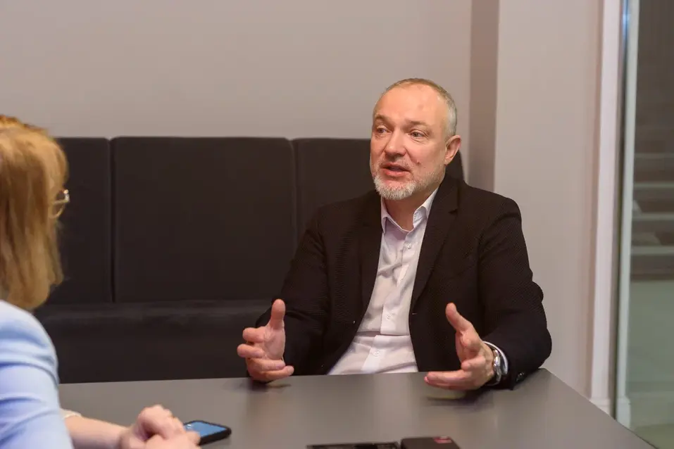 Владимир Павлов: «Экономика сильнее политических лозунгов»
1 Владимир Павлов: «Экономика сильнее политических лозунгов»
1