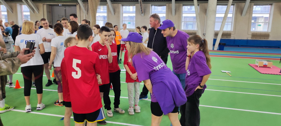 Банк Уралсиб в Екатеринбурге принял участие в благотворительном спортивном проекте 1 Банк Уралсиб в Екатеринбурге принял участие в благотворительном спортивном проекте 1