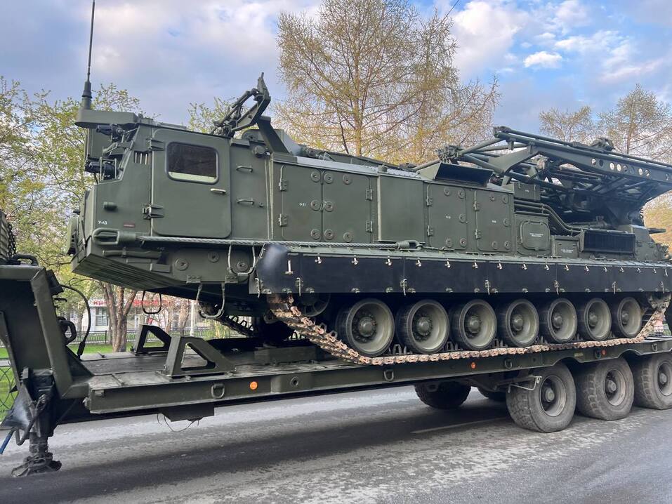 Возложение цветов, парад и «Бессмертный полк». 9 Мая в Екатеринбурге — как это было 6 Возложение цветов, парад и «Бессмертный полк». 9 Мая в Екатеринбурге — как это было 6