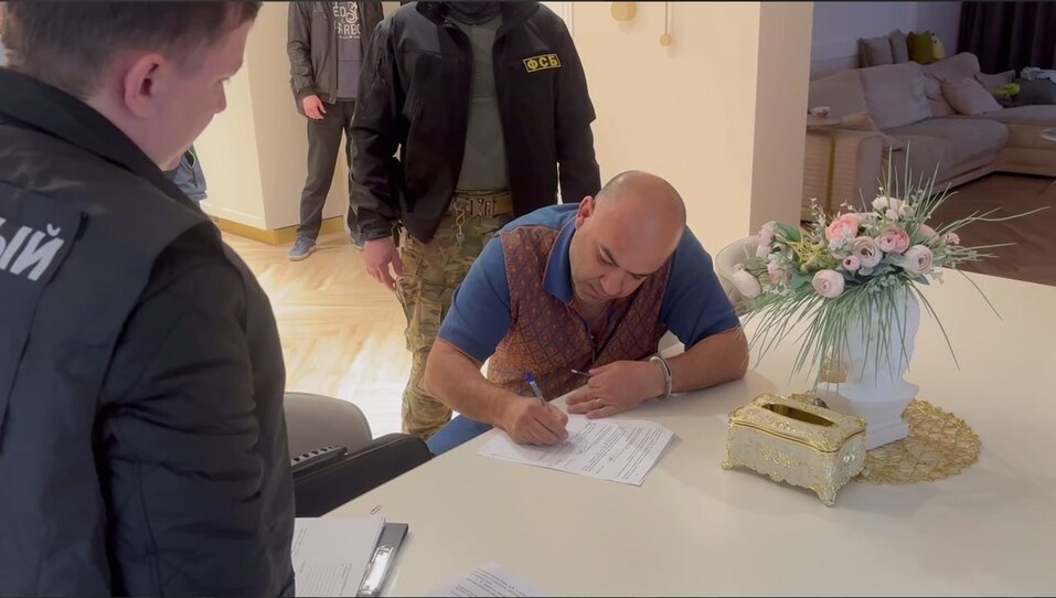 Бывшего начальника отдела челябинской ГАИ задержали силовики: причины 1 Бывшего начальника отдела челябинской ГАИ задержали силовики: причины 1