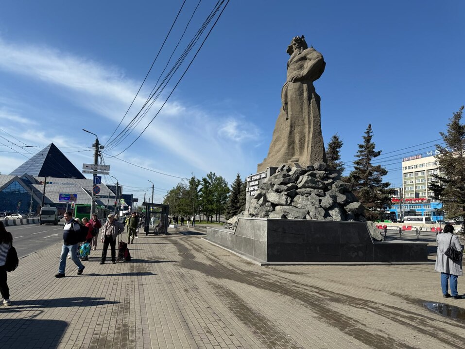 Привокзальную площадь в Челябинске очистили от главных раздражителей
1 Привокзальную площадь в Челябинске очистили от главных раздражителей
1