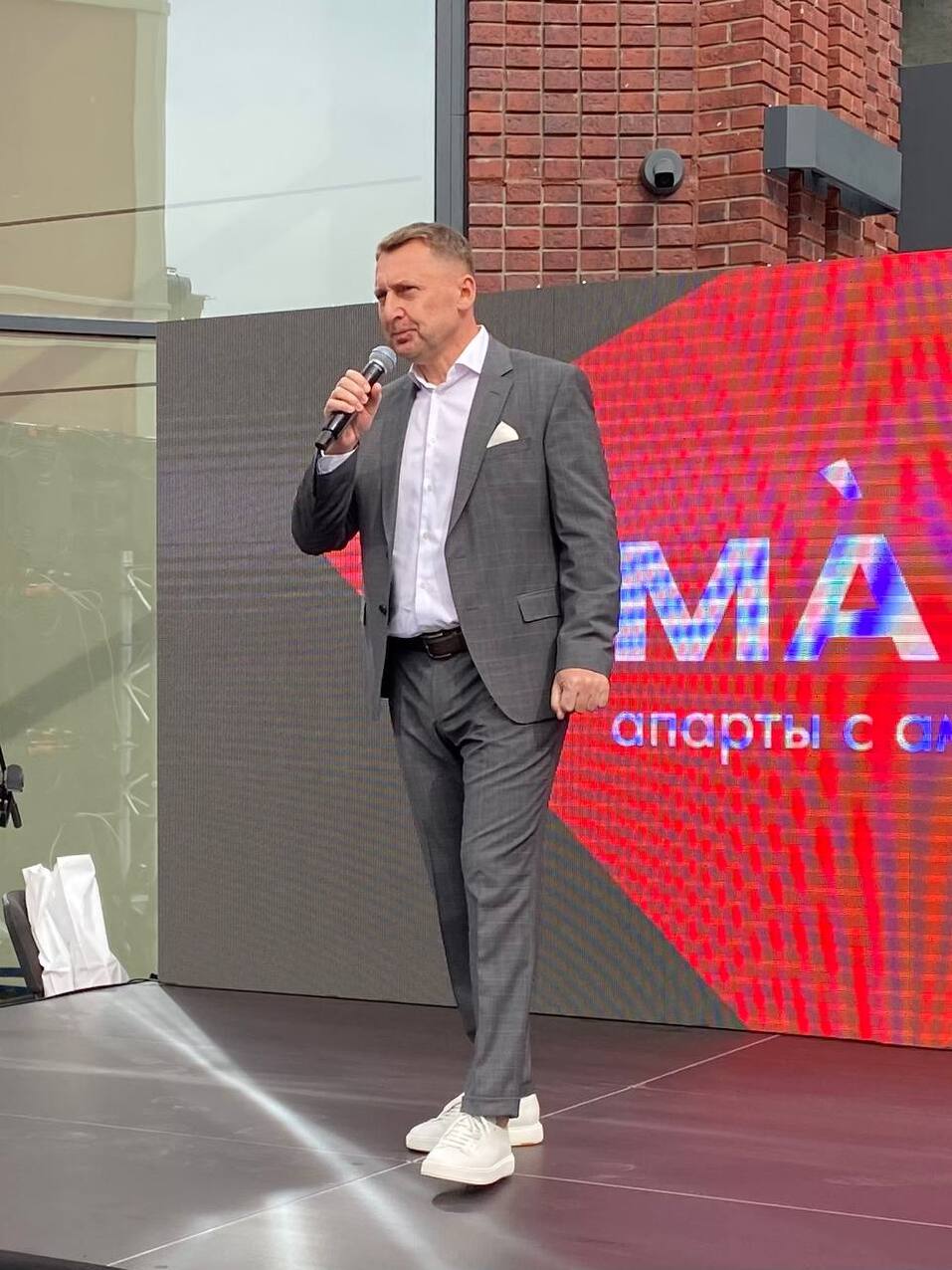 Где растут «Маки»: в Новосибирске сдали апарт-комплекс и запустили новый этап стройки 1 Где растут «Маки»: в Новосибирске сдали апарт-комплекс и запустили новый этап стройки 1