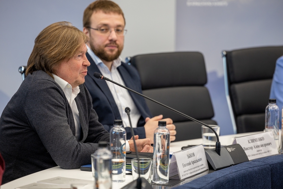 В Красноярске обсудили настоящее и будущее сибирского стиля 1 В Красноярске обсудили настоящее и будущее сибирского стиля 1