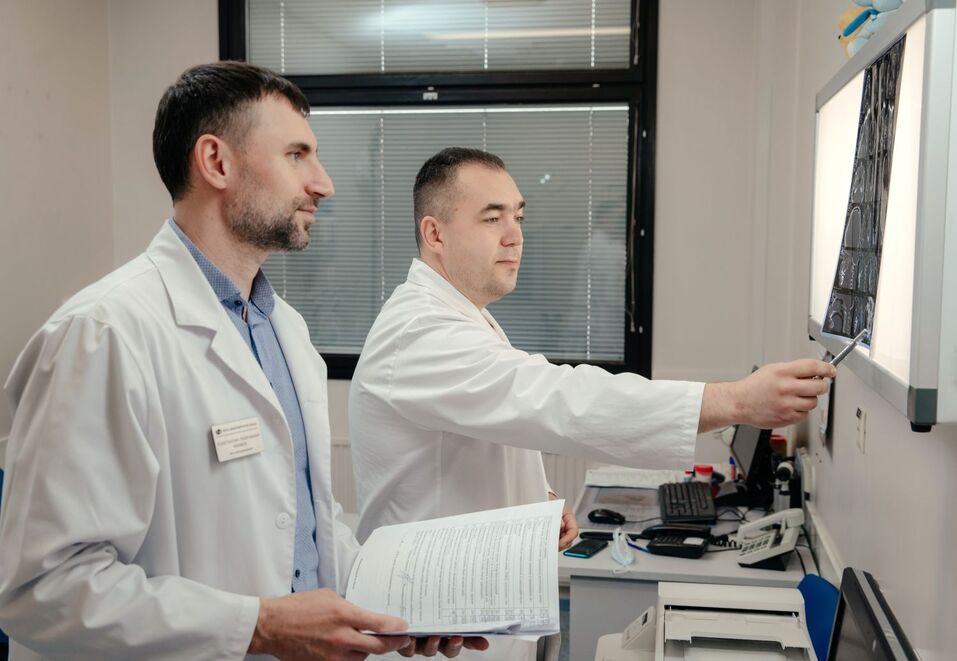 «Доктор Хаус — яркая мечта, в жизни успех лечения обеспечивают школа и комплексный подход» 2 «Доктор Хаус — яркая мечта, в жизни успех лечения обеспечивают школа и комплексный подход» 2