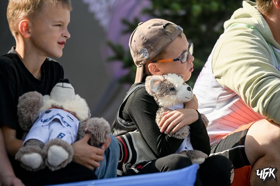 В Челябинске сыграют в баскетбол, чтобы спасти жизнь девочке с редким видом лейкоза
2 В Челябинске сыграют в баскетбол, чтобы спасти жизнь девочке с редким видом лейкоза
2